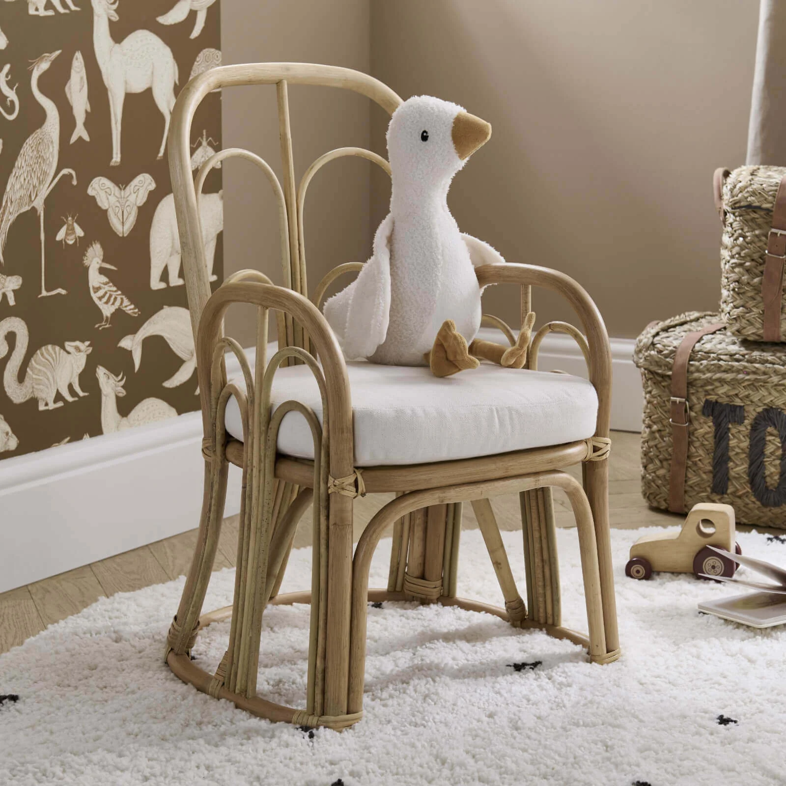 CuddleCo Aria Wave Toddler Chair