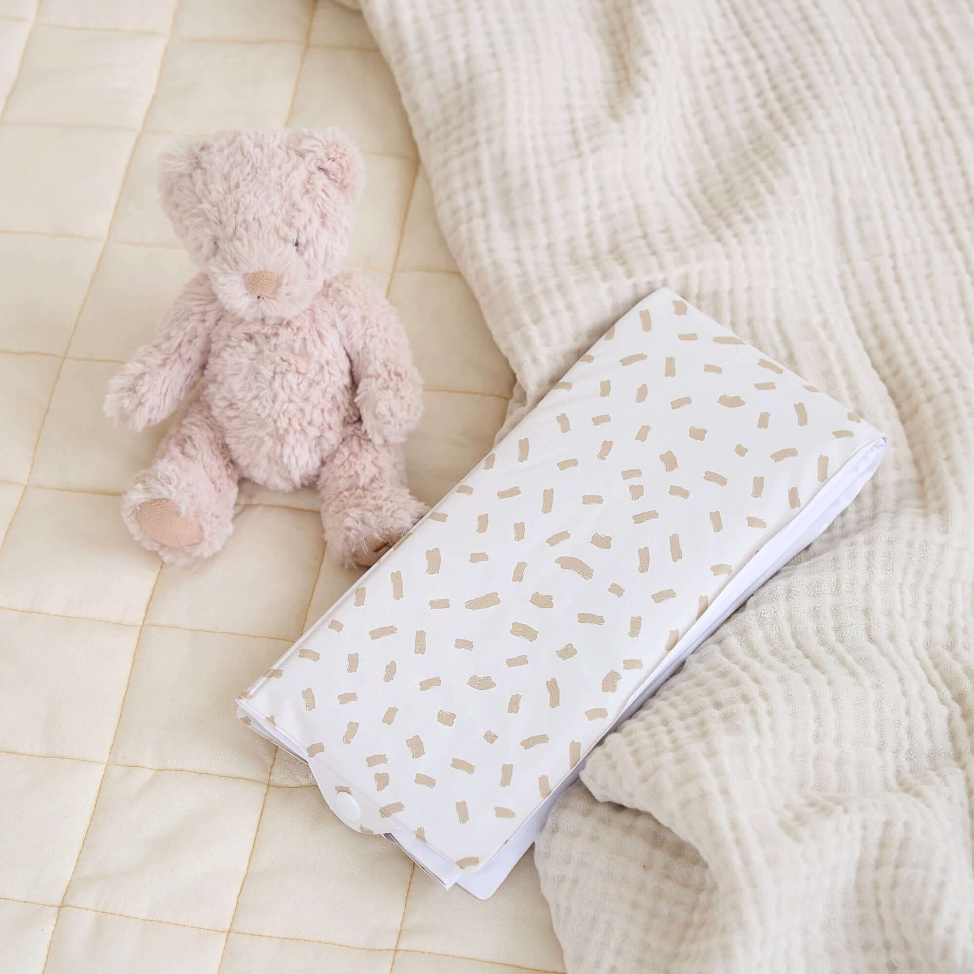 Dash Foldable Travel Changing Mat - Image 3