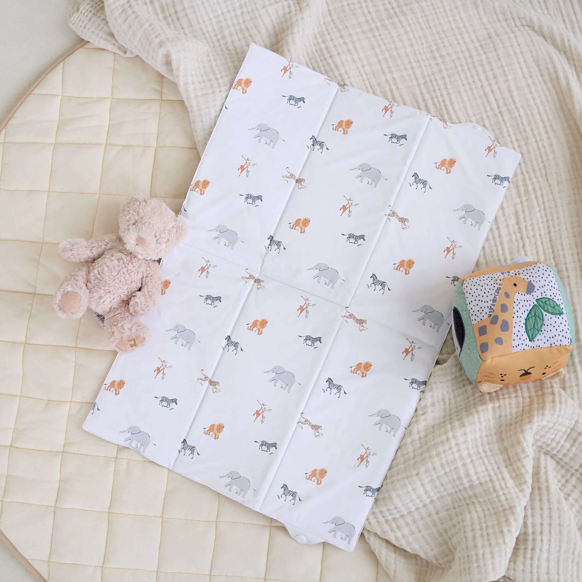 Jungle Dream Foldable Travel Changing Mat - Image 3