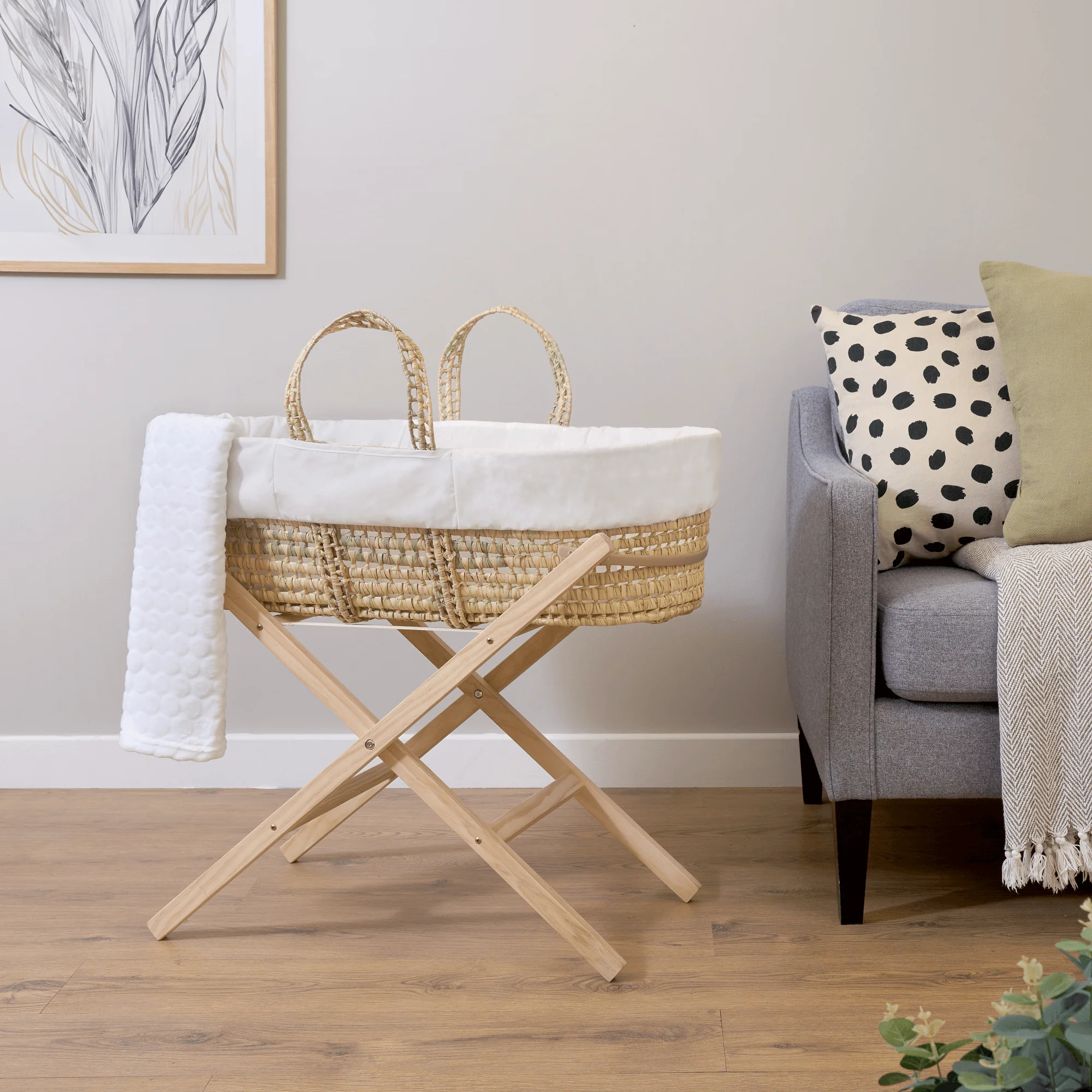 Special Buy - Scandi Palm Moses Basket With Stand Bundle